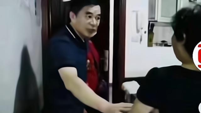 姚策|杜新枝给儿子姚策写诗，为省钱吃包子馒头，被扒住宾馆6800一个月