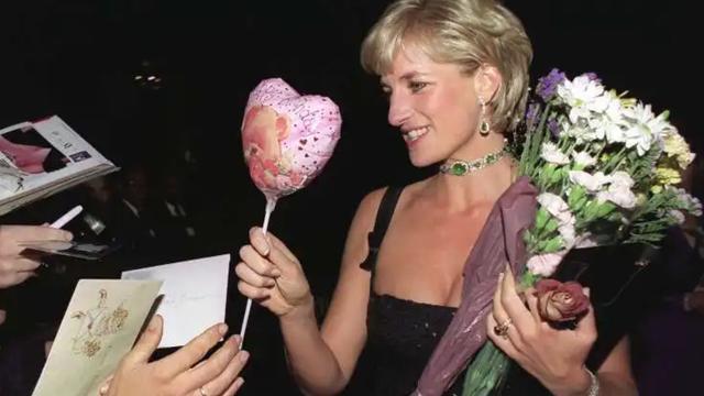 汤姆·克鲁斯|戴安娜王妃永远不会和汤姆·克鲁斯约会，生前好友：她嫌他太矮了