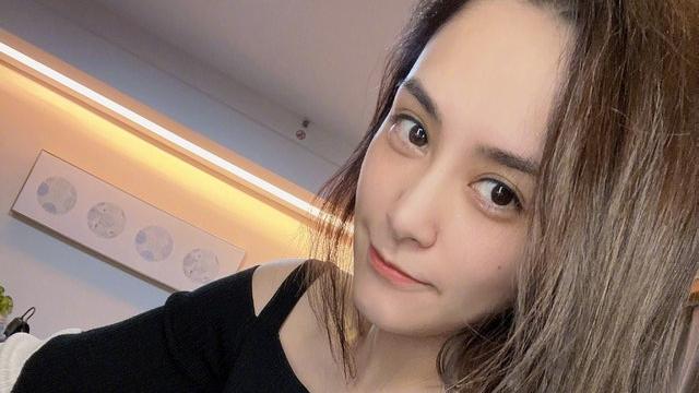 阿娇|钟欣潼瘦出新境界着Bra top秀纤腰 被网友称赞重回颜值颠峰