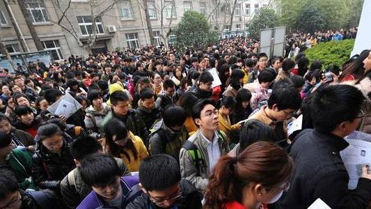 求职|在公务员考试里，被誉为考公能手的文科生，这六个专业成功率更高