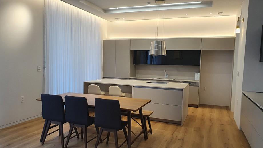 终于买了套100㎡新房，简装下入住也很舒适，未布置阁楼好敞亮