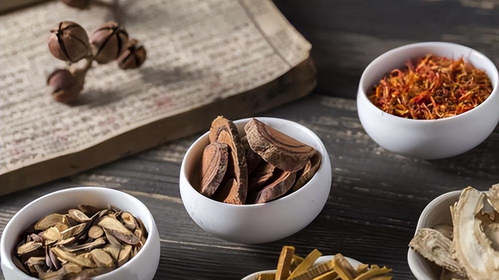 穴位|一剂中药多用法，半夏厚朴汤不仅化痰行气，还能搭配用于这4种病