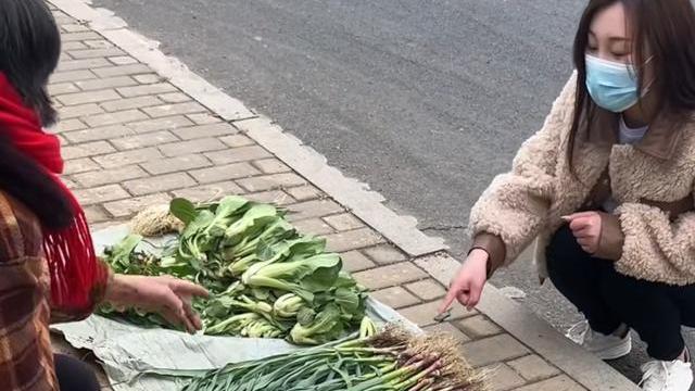 陈亚男|陈亚男近况曝光，这次她学聪明了，健身买菜做饭，只字不提前夫家