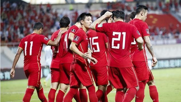国足|博主：有球迷抗议中国男足来海口，并发起就地解散国家队的倡议