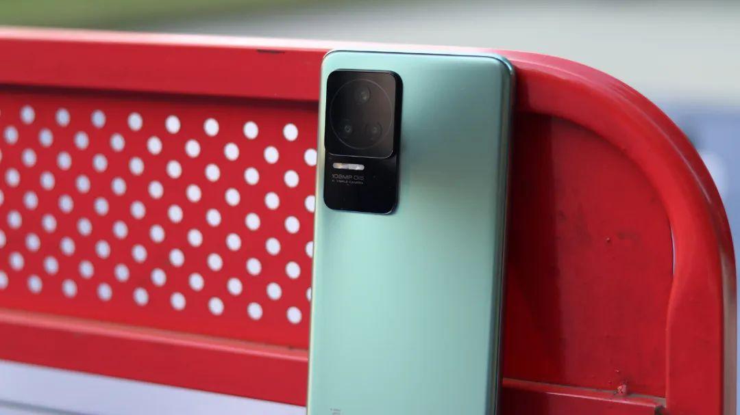 小米科技|如果只是需要2K高刷直屏，红米K50 Pro和真我GT2 Pro都没有必要