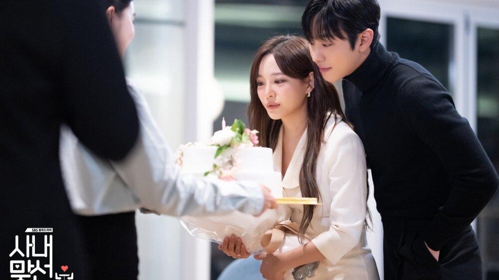 短发|《社内相亲》副线比主线更甜，女二发型堪称最新短发范本，好时髦