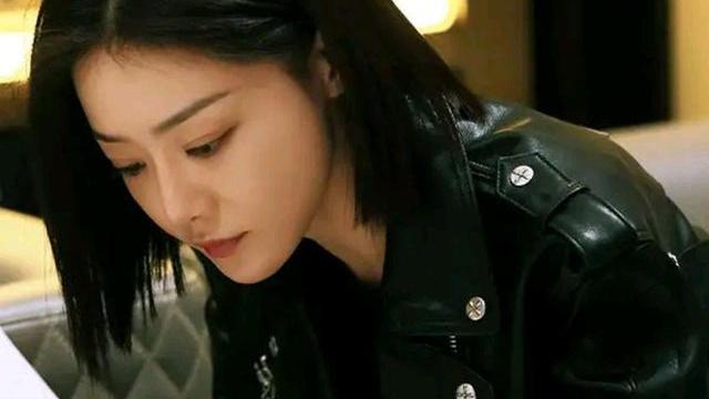 香港|今年是个“邓家佳年”好作品不断，搭档秦岚，来个灿烂转身！