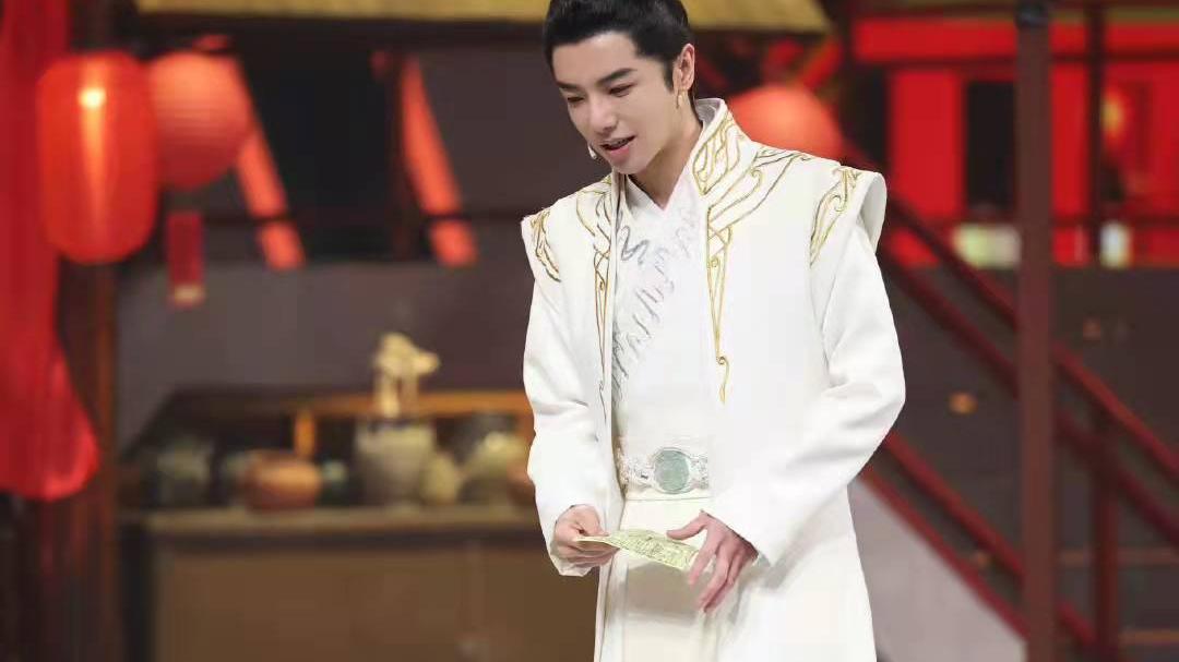 |王牌对王牌温暖回归 华晨宇越剧版烟花易冷唱出文化传承