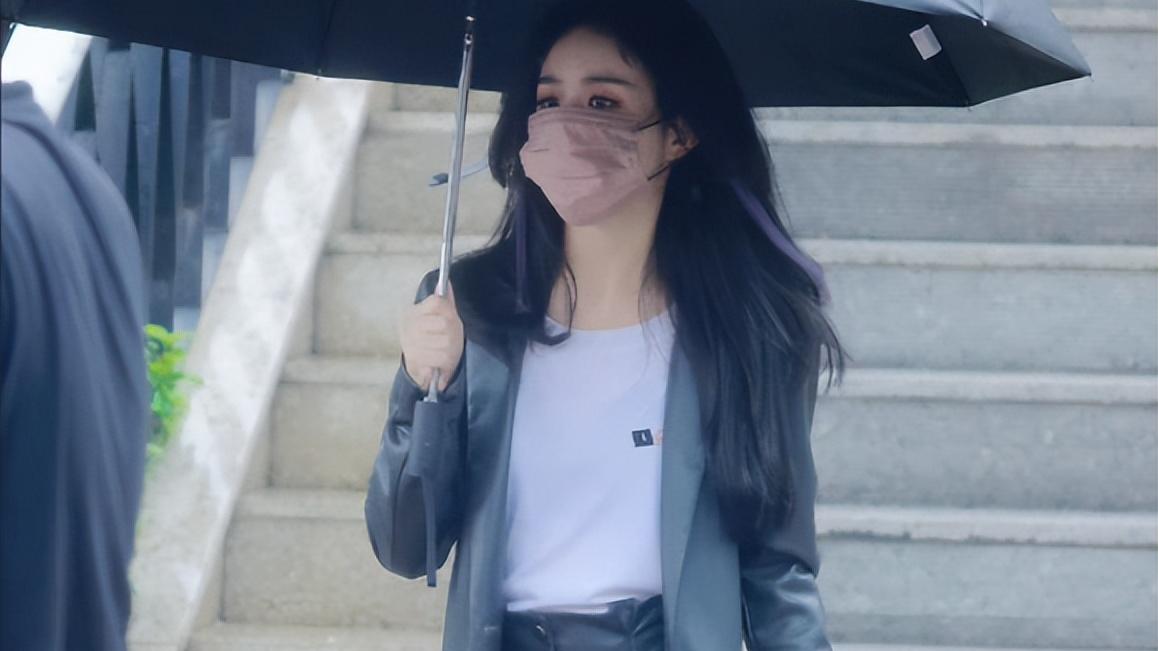 赵丽颖|赵丽颖公主切挑染造型又美又飒眼神犀利变冷酷女王 跟平时判若两人