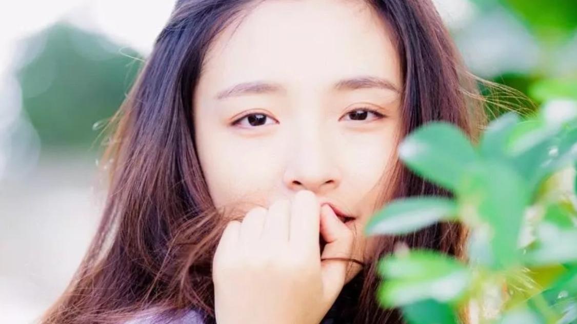 吴倩|吴倩新剧路透，长靴长腿亮眼，剧名一追一逆引关注