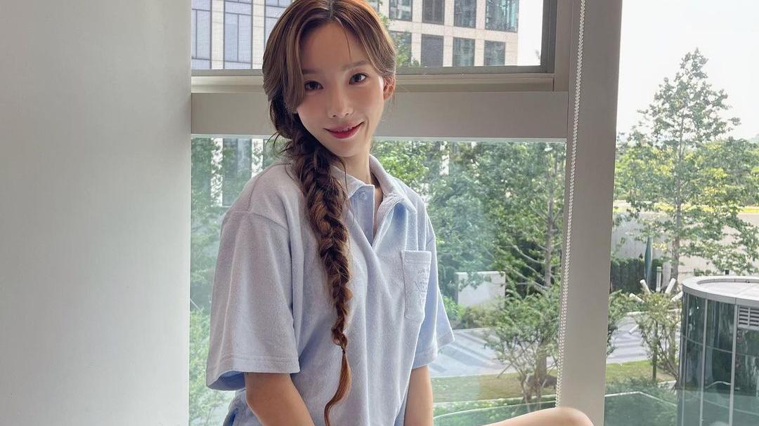 范冰冰|少女时代泰妍，33岁颜值和身材也毫不逊色，纸片般的身材引人注目