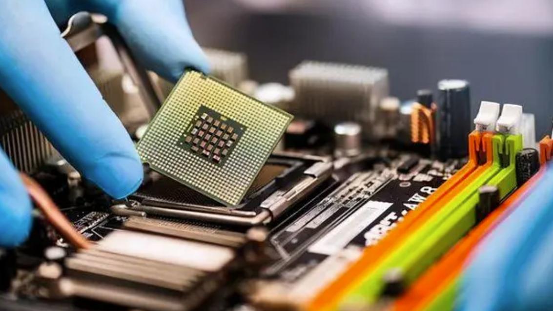 |风向变了，芯片行业迎来大洗牌，制造巨头向厂商喊话“轮到你们买单了”