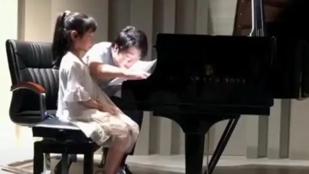 婚变|陈奕迅：我很慌，卡里只有3000万，孩子只能穿2万的鞋子，真的慌