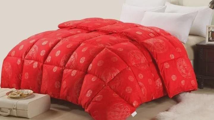 夫妻卧室万万不要用这几种被子，难怪你家住穷，有钱人都懂得避开