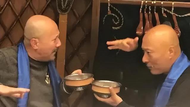 哈斯高娃|哈斯高娃：受不了腾格尔“嗜酒如命”，离婚后60岁不生孩子也幸福