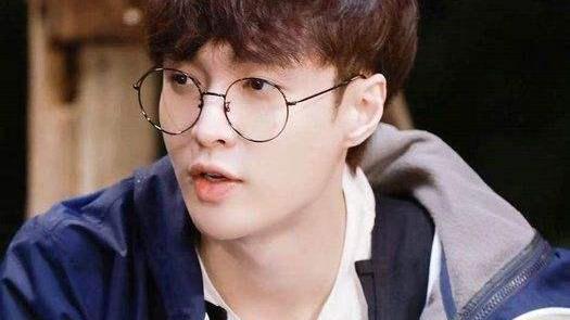 官宣|《向往的生活》第六季定档，官宣图片很养眼，家族圆梦海边