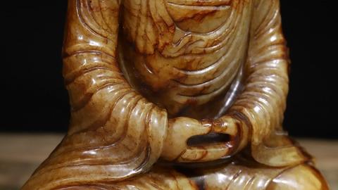 和田玉籽料|和田玉籽料“释迦牟尼佛”座像