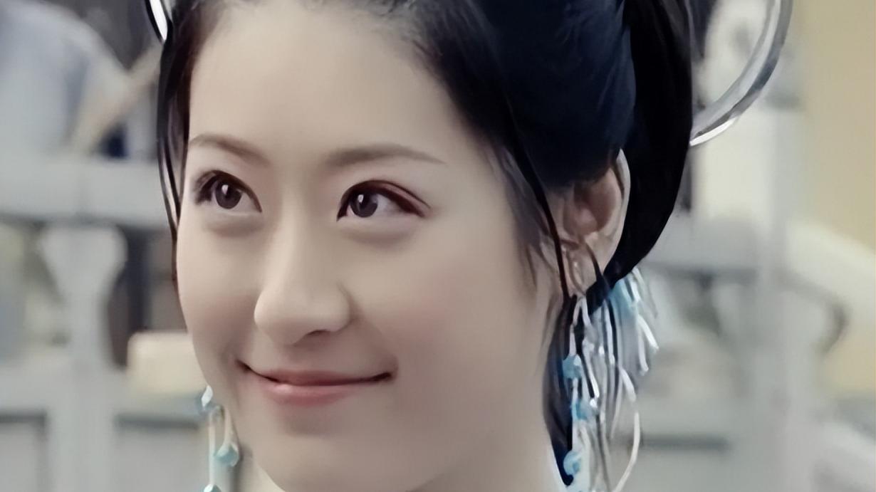 星女郎|初代“星女郎”无戏拍，39岁容貌依旧在线，李卉的星路坎坷