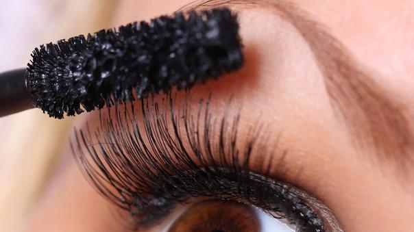 眼妆|女人再懒也要学会画眼妆，教你画眼妆的四个步骤，效果快还好看