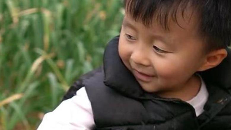 后代|姚威儿子被杜粉称是郭家后代，老杜发表物质观，精神比物质更重要