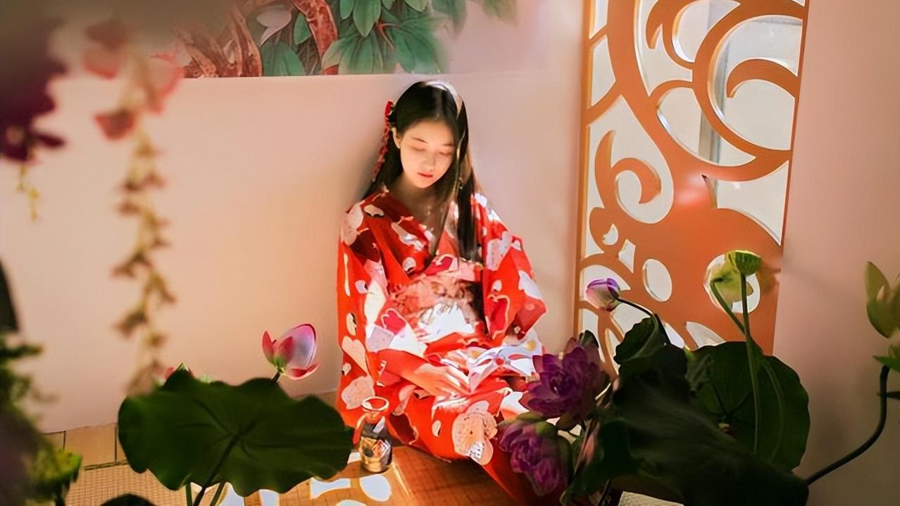日本女人穿和服时，里面真的不穿内衣裤吗？已求证
