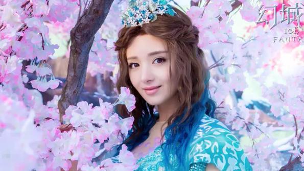 杨幂|避开高圆圆的公主切，躲过杨幂的齐刘海，却输给了麦迪娜的仙女卷