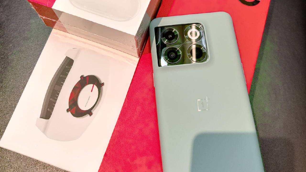 大一新生店里体验新款骁龙8+旗舰，为何看完果断入手？