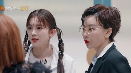 赵樱子|赵樱子终于被淘汰了！《乘风破浪》二公落幕，那英组扳回一城