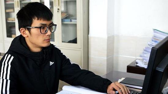 求职|专科女孩求职屡被拒，晒出简历想自证实力，不料引来网友群嘲