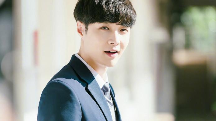 张艺兴|?觉得张艺兴灵性十足，音乐表现力更是出色，他很看重这点