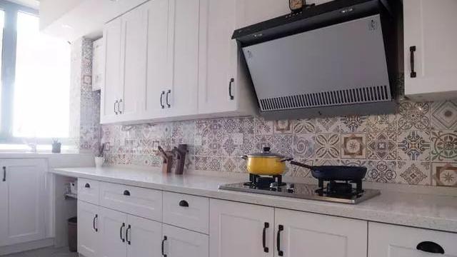 晒新婚房阳台改榻榻米，效果惊艳老公，夸我能干呢！