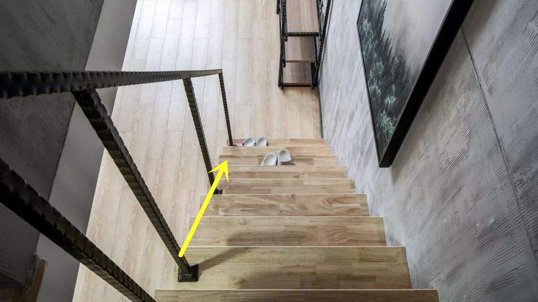 拿到房后我很好奇：明明买的是跃层，为什么开发商不把楼梯现浇好？