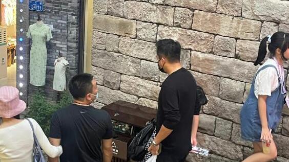 汪小菲|好甜蜜？汪小菲张颖颖现身杭州后，又被偶遇与晚晚夫妇同游重庆