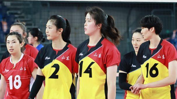 轰下30分火力全开！女排新惠若琪强势上位，对手6个外援都拦不住