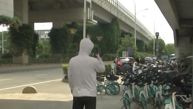 湖北|湖北一女子打工一个月发现公司竟是假的，同事还被老板借走几万元