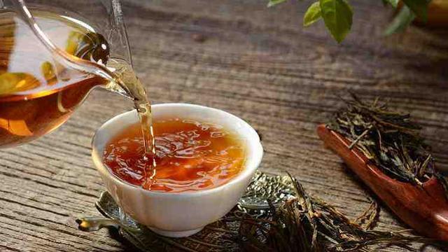 |喜欢喝茶的人注意了，这两种茶尽量少喝！老茶客：别碰！