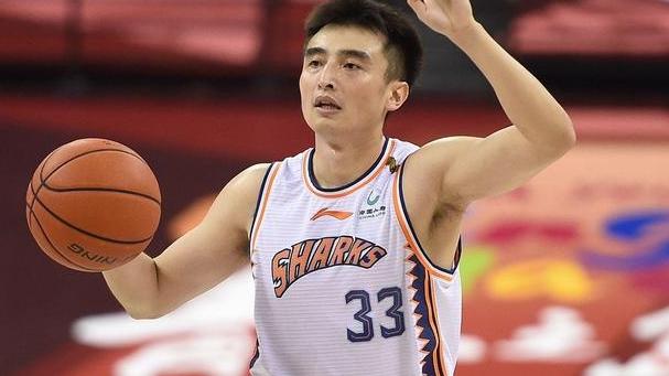 张镇麟|CBA三消息：上海双主力腿受伤，孙铭徽无人可挡，张镇麟效率第一