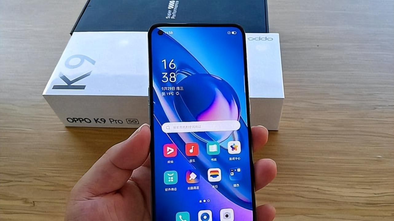 OPPO手机|“史上最好看”的OPPO手机，这三款才能用得住，三年不卡顿不过时