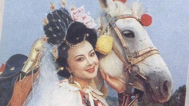 周洁|“最美杨贵妃”周洁：花费20万美金包机回国回家第五天就香消玉殒