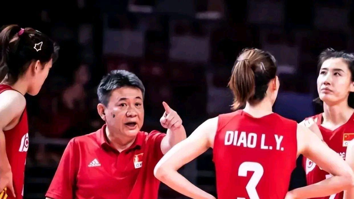 2022年女排世锦赛，中国女排两负意大利女排，到底输在哪里？