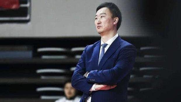 刘维伟|刘维伟离队大反转，赛后说出续约唯一条件，恭喜吴前陆文博