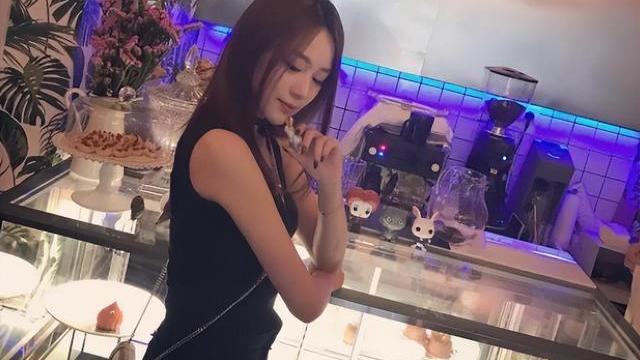 范志毅|范志毅女儿晒近照！和闺蜜合影大长腿抢镜，与大7岁男友或已分手