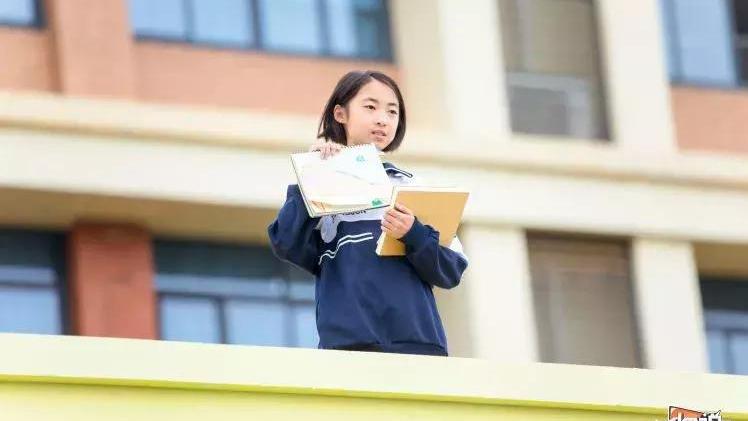 东方卫视春晚|《少年说》里这位妈妈的回答让我明白：什么才是真正的见过世面