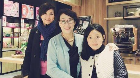 晒晒李静现实的豪宅，家里做旋转式楼梯，房间还是上下床