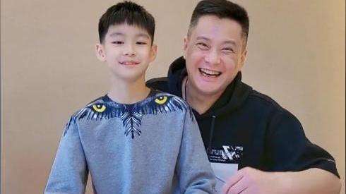 曹颖|曹颖：最是亲情抚人心，48岁生日趴上“老公演双簧儿子吉他弹唱”