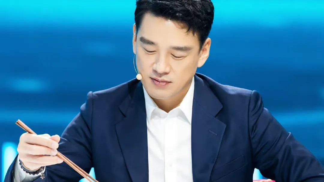 王耀庆|演员王耀庆：为了不搬家娶了房东女儿，婚后生两子，幸福美满