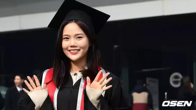 毕业典礼当天不能丑，韩国女星们毕业妆容大集结：这样的妆才完美
