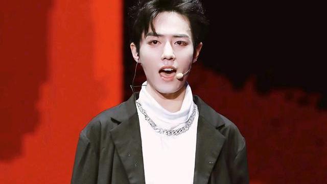 肖战|《石家庄广播》公开评价肖战，如阳光般耀眼，谁也无可替代