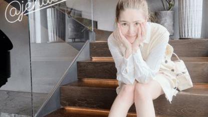 周杰伦|昆凌产后复出，状态超好，与老公周杰伦合照引热议