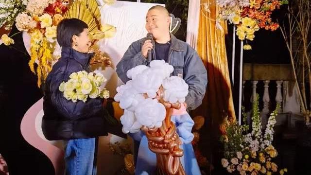 迪丽热巴|郝劭文官宣求婚成功，甜蜜分享亲吻照：以后我也是有家的男人了